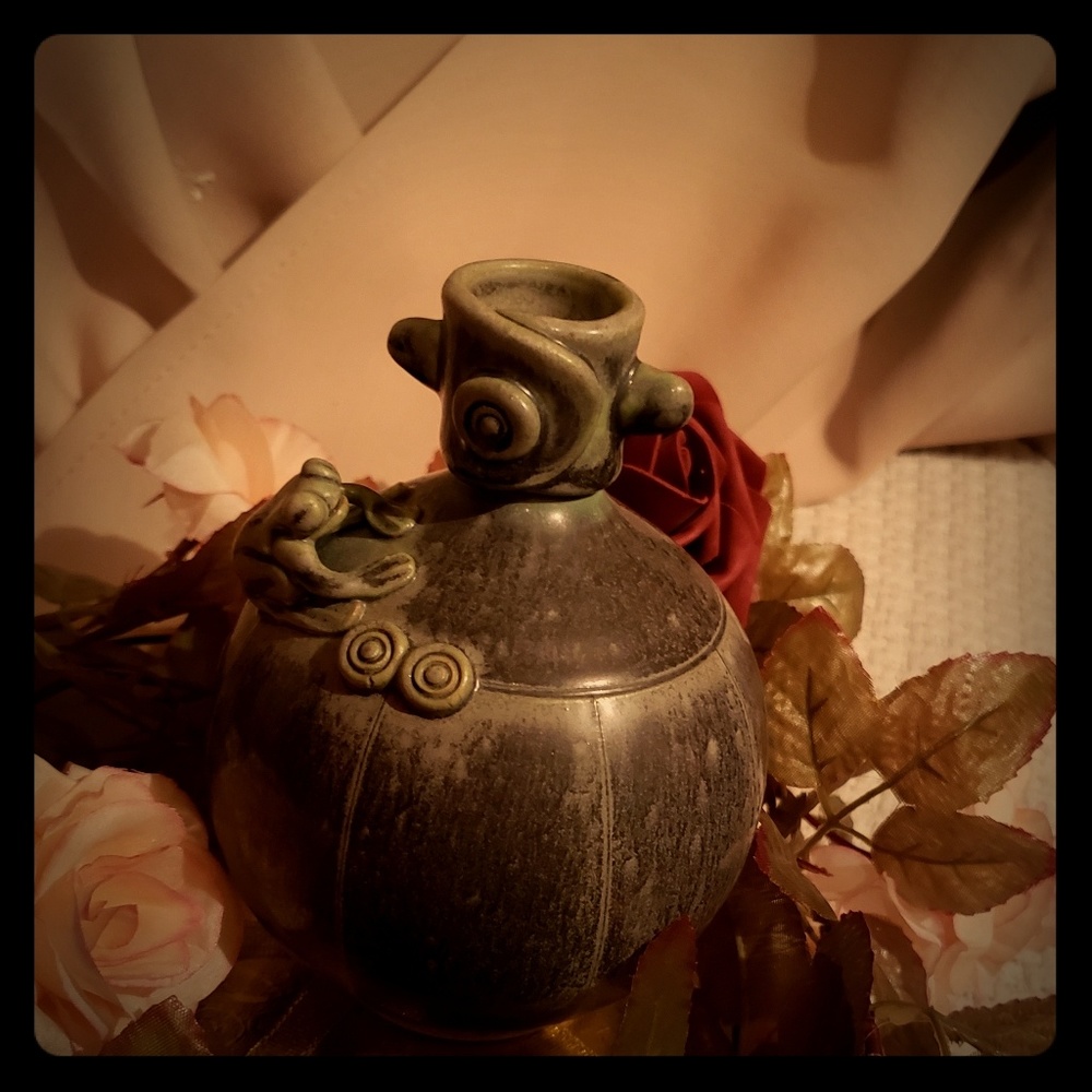 Vintage pot